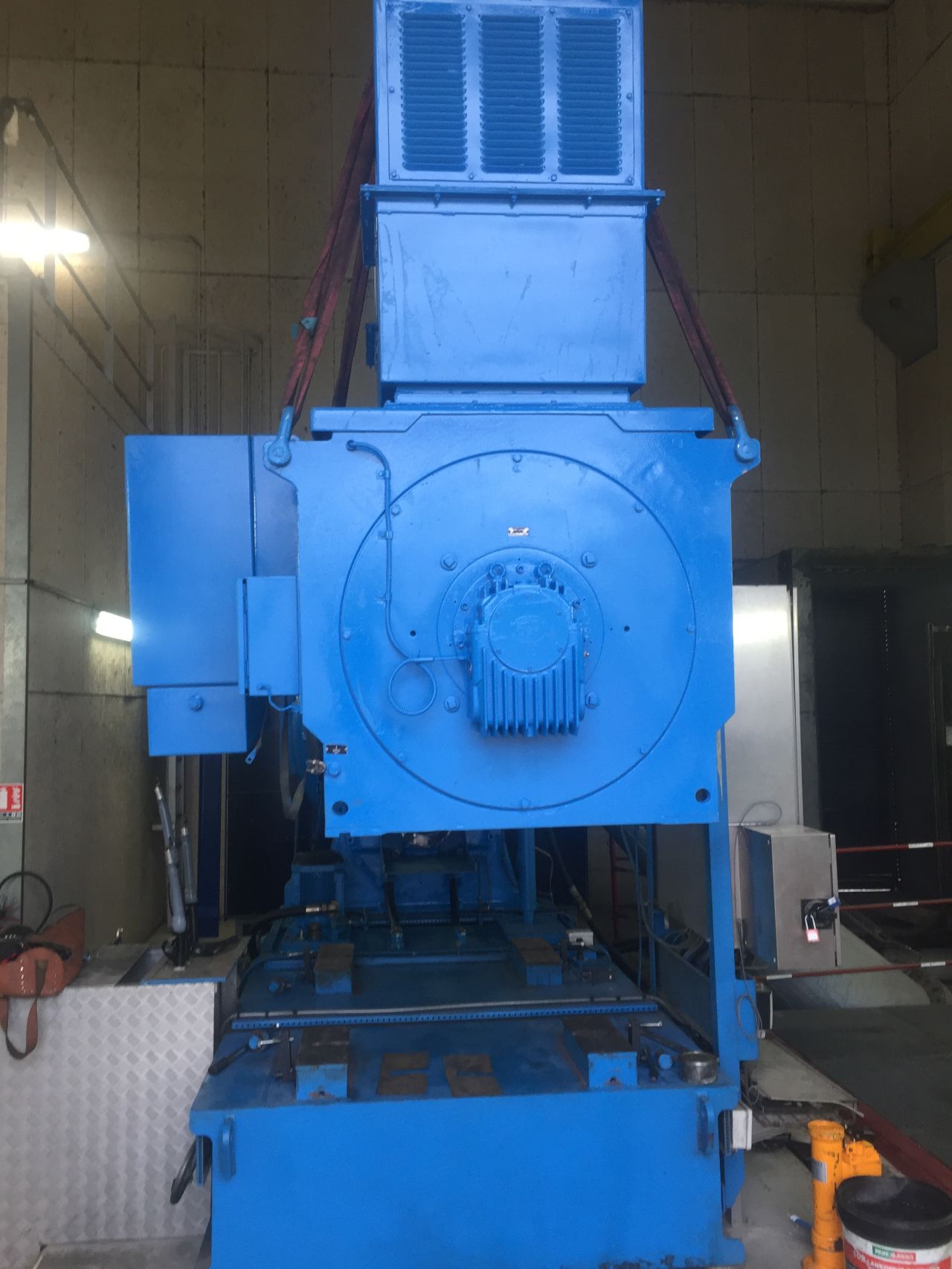 Moteur ABB Motors and Drives North America de 275kW AEP IDF